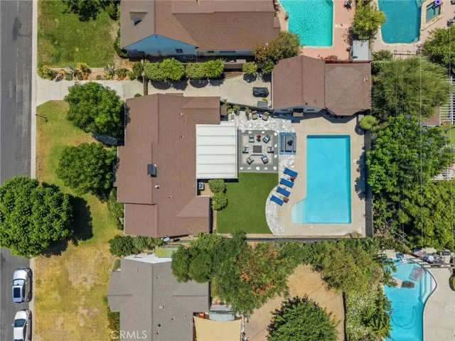 6951 Chisholm, Van Nuys, California 91406