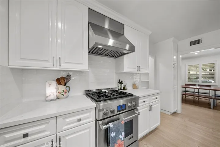 6951 Chisholm, Van Nuys, California 91406