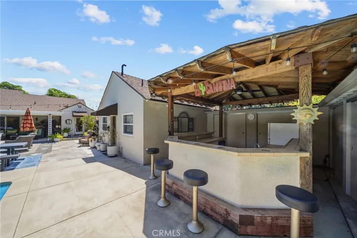 6951 Chisholm, Van Nuys, California 91406