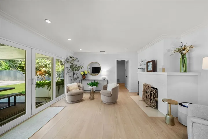 6951 Chisholm, Van Nuys, California 91406