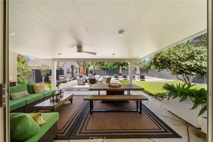 6951 Chisholm, Van Nuys, California 91406