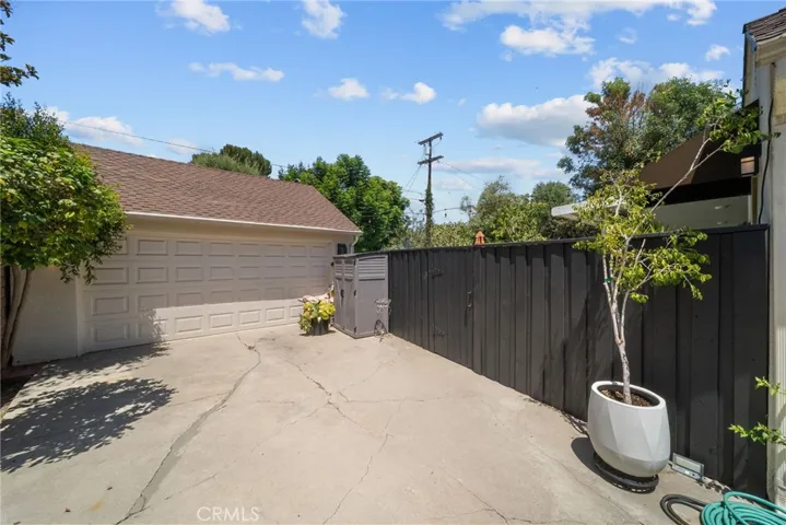 6951 Chisholm, Van Nuys, California 91406
