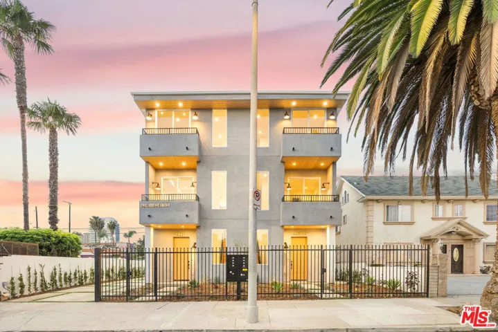 6241 Banner Avenue 1/4, Los Angeles, California 90038