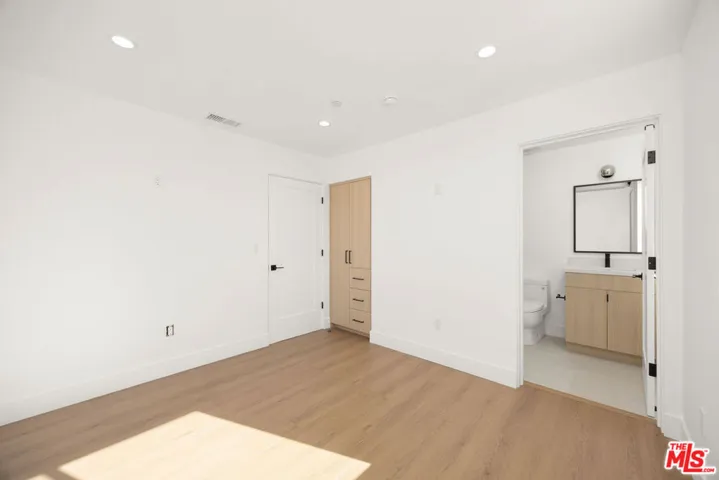 6241 Banner Avenue 1/4, Los Angeles, California 90038