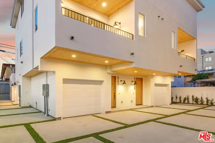 6241 Banner Avenue 1/4, Los Angeles, California 90038