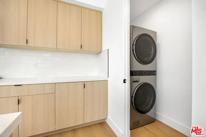 6241 Banner Avenue 1/4, Los Angeles, California 90038
