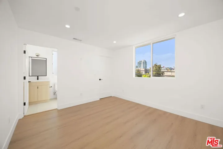 6241 Banner Avenue 1/4, Los Angeles, California 90038