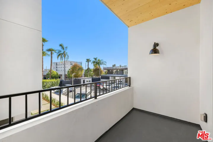 6241 Banner Avenue 1/4, Los Angeles, California 90038