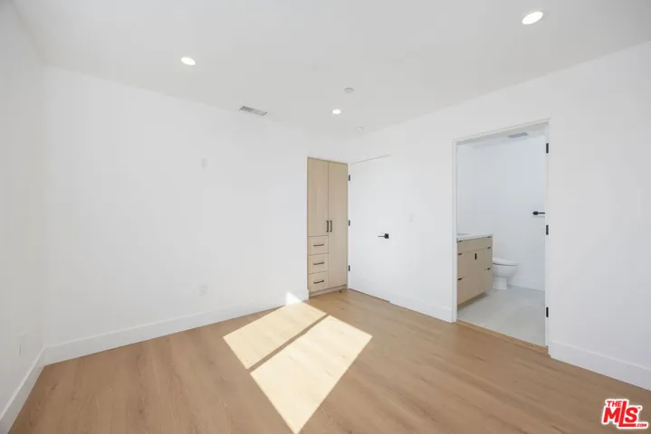 6241 Banner Avenue 1/4, Los Angeles, California 90038