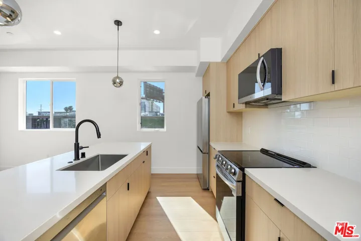 6241 Banner Avenue 1/4, Los Angeles, California 90038