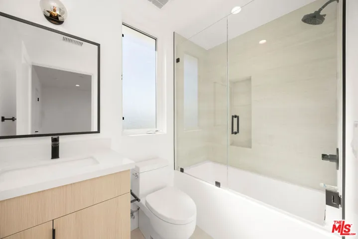 6241 Banner Avenue 1/4, Los Angeles, California 90038