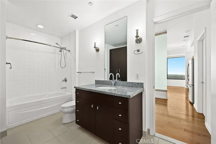 1100 Wilshire Boulevard 3309, Los Angeles, California 90017