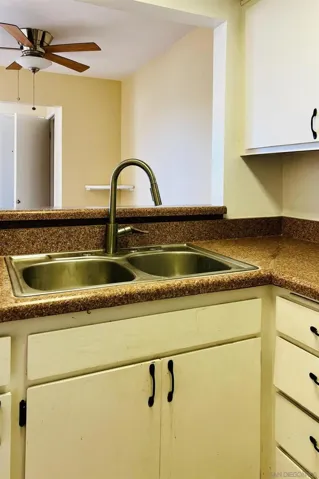 3254 Ashford St H, San Diego, California 92111