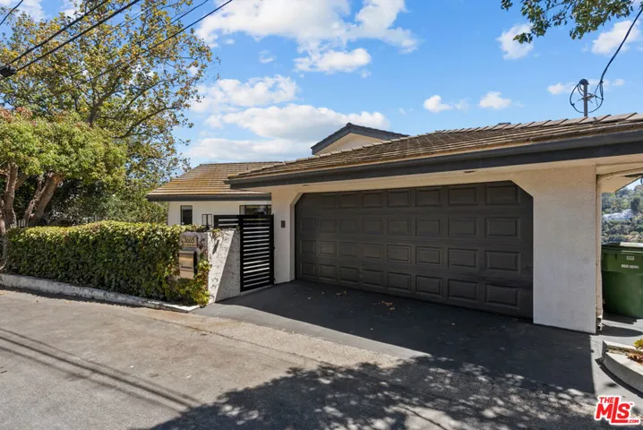 3665 Alta Mesa Drive, Studio City, California 91604