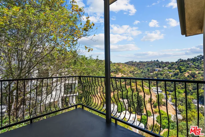 3665 Alta Mesa Drive, Studio City, California 91604