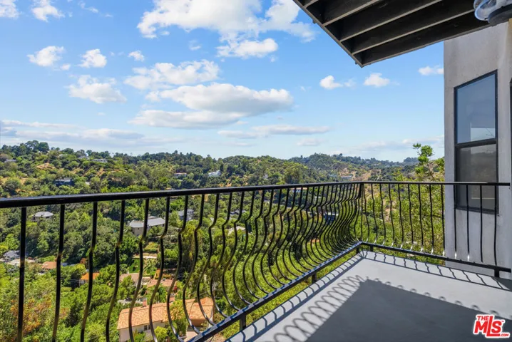 3665 Alta Mesa Drive, Studio City, California 91604