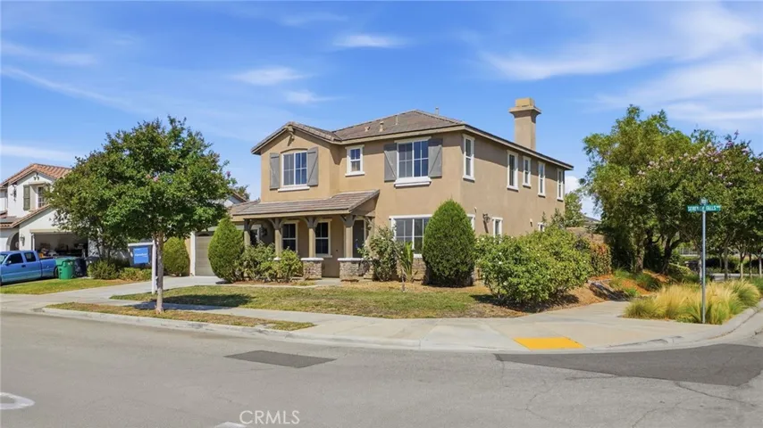 28327 Serenity Falls Way, Menifee, California 92585