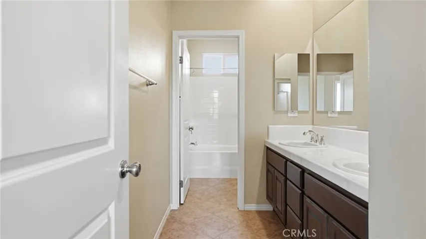 28327 Serenity Falls Way, Menifee, California 92585
