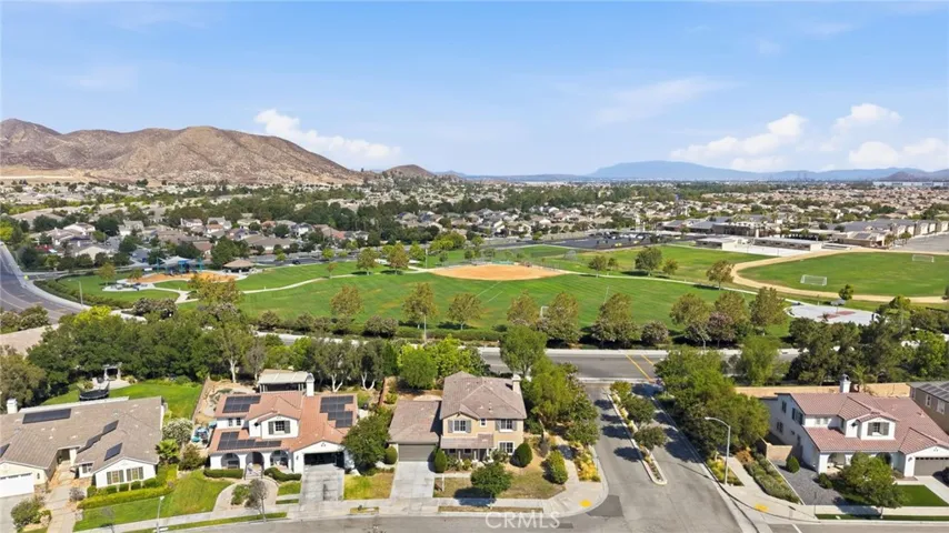 28327 Serenity Falls Way, Menifee, California 92585