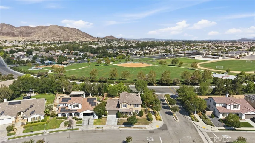 28327 Serenity Falls Way, Menifee, California 92585