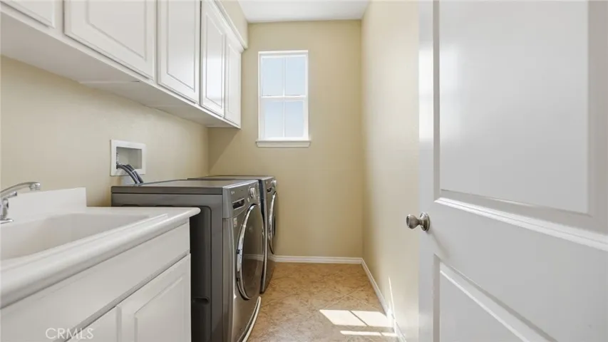 28327 Serenity Falls Way, Menifee, California 92585