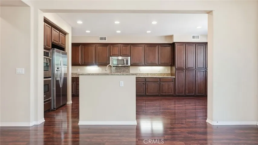 28327 Serenity Falls Way, Menifee, California 92585