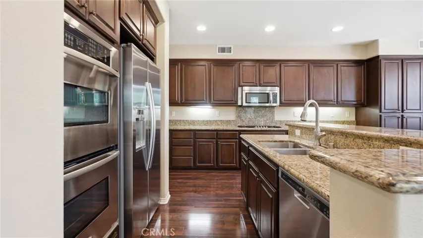 28327 Serenity Falls Way, Menifee, California 92585