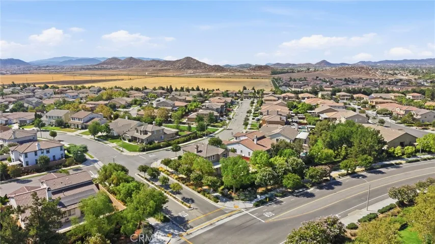 28327 Serenity Falls Way, Menifee, California 92585