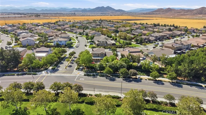 28327 Serenity Falls Way, Menifee, California 92585