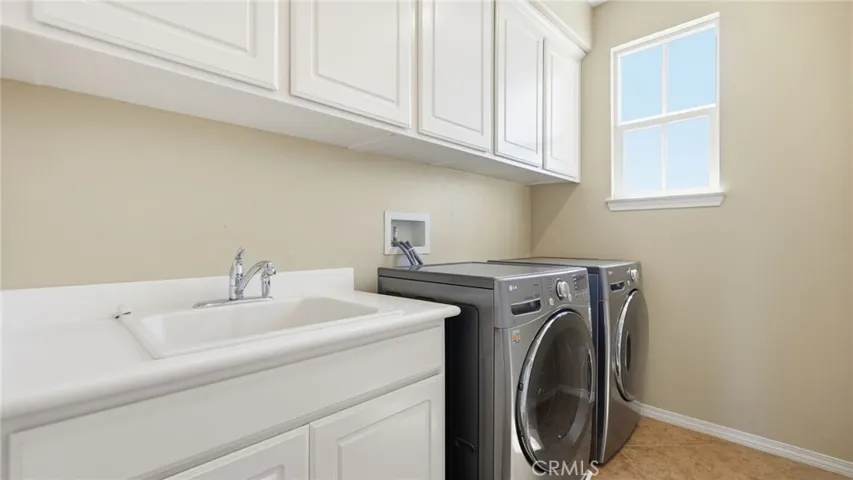 28327 Serenity Falls Way, Menifee, California 92585