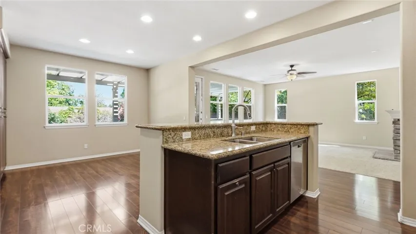 28327 Serenity Falls Way, Menifee, California 92585