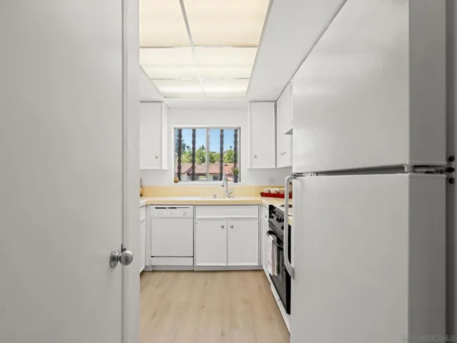 12140 Rancho Bernardo Dr B, San Diego, California 92128