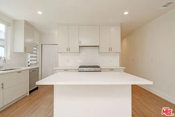 5430 Monroe Street, Los Angeles, California 90038