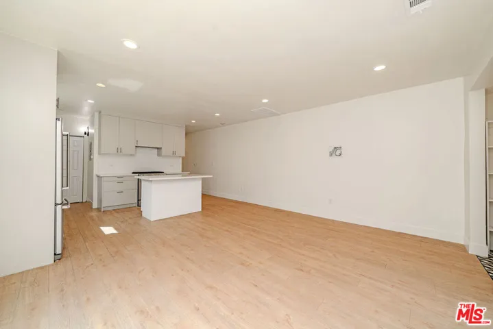 5430 Monroe Street, Los Angeles, California 90038