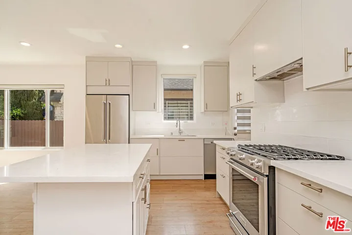 5430 Monroe Street, Los Angeles, California 90038