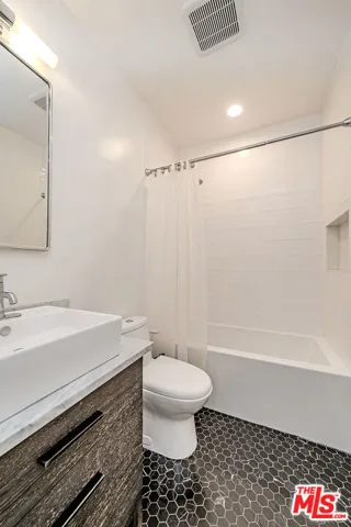 5430 Monroe Street, Los Angeles, California 90038