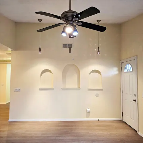 Living Room (4)