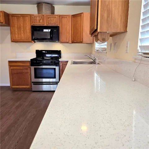Kitchen(3) with new Sparkly Stone Countertop
