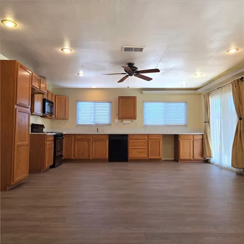 Kitchen (1)