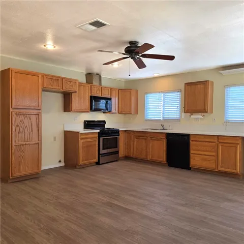Kitchen (2)