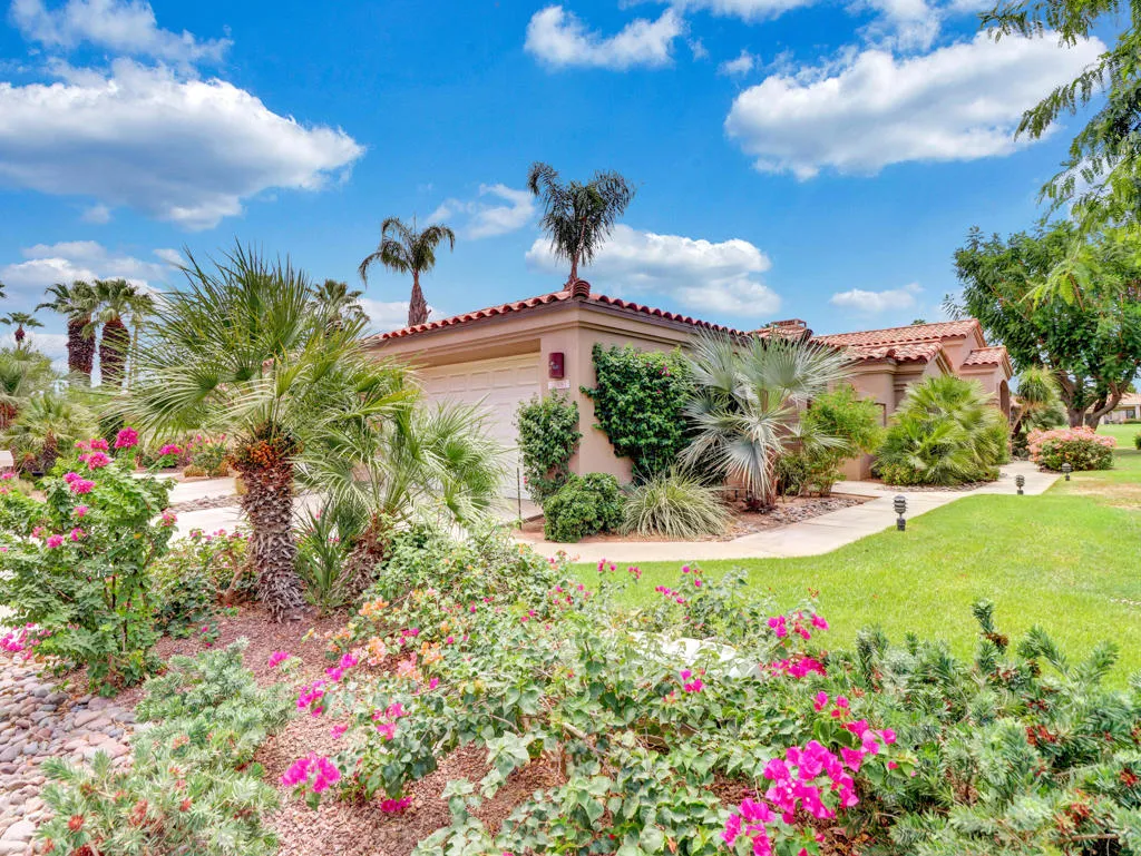 01-38697 Palm Valley Dr-1