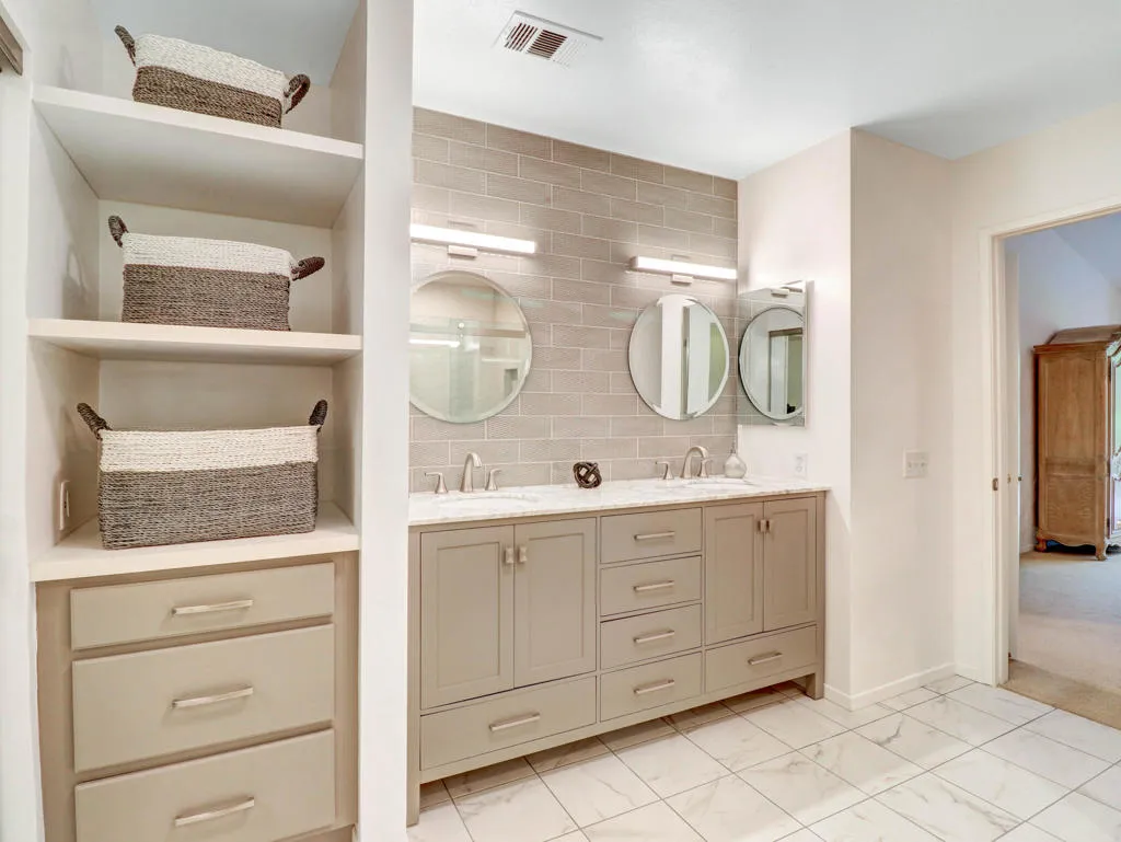 35-38697 Palm Valley Dr-35