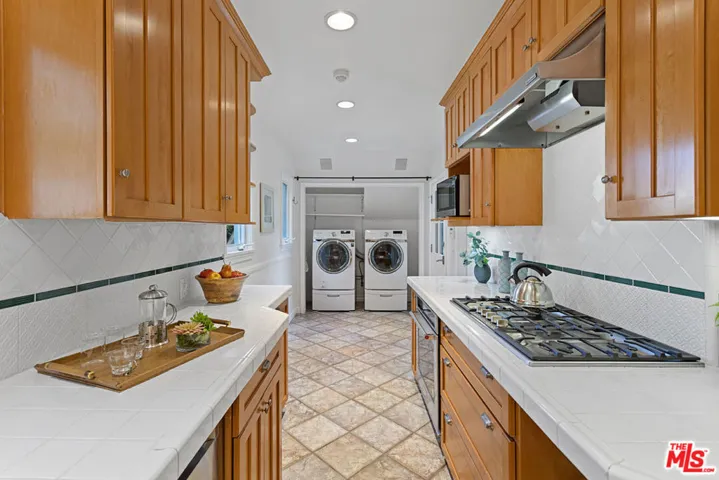 8585 Airdrome Street, Los Angeles, California 90035