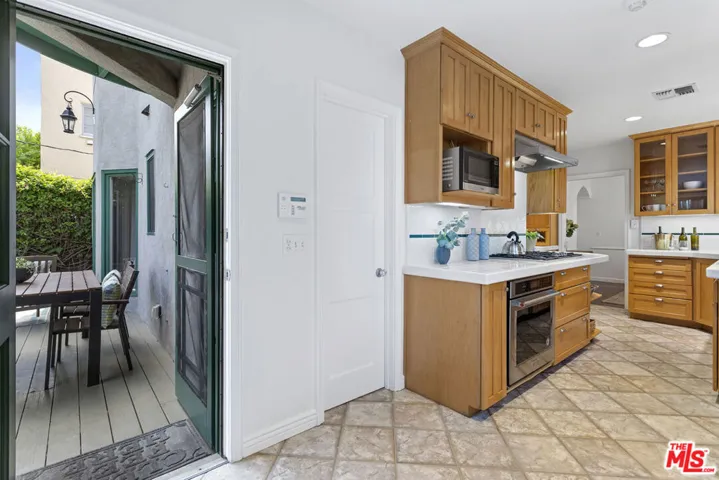 8585 Airdrome Street, Los Angeles, California 90035