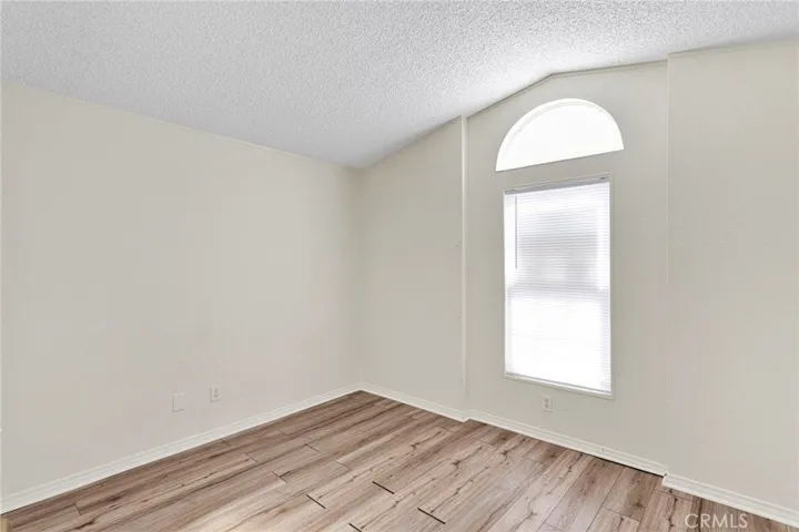 22601 Bear Valley 27, Apple Valley, California 92308