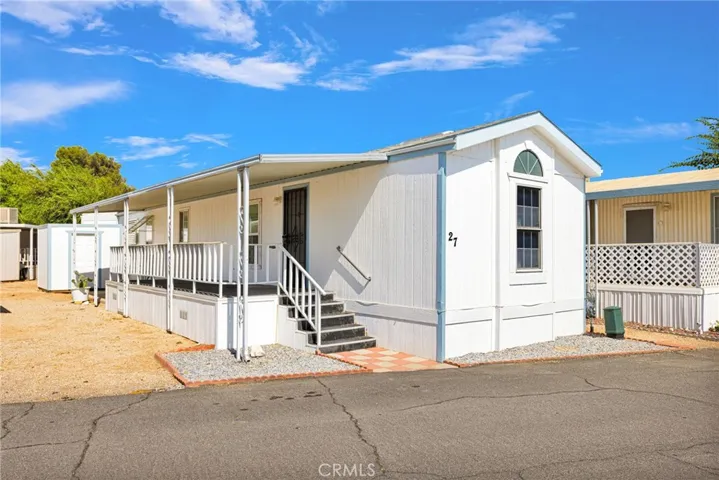 22601 Bear Valley 27, Apple Valley, California 92308