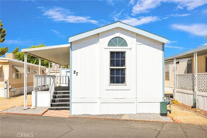 22601 Bear Valley 27, Apple Valley, California 92308