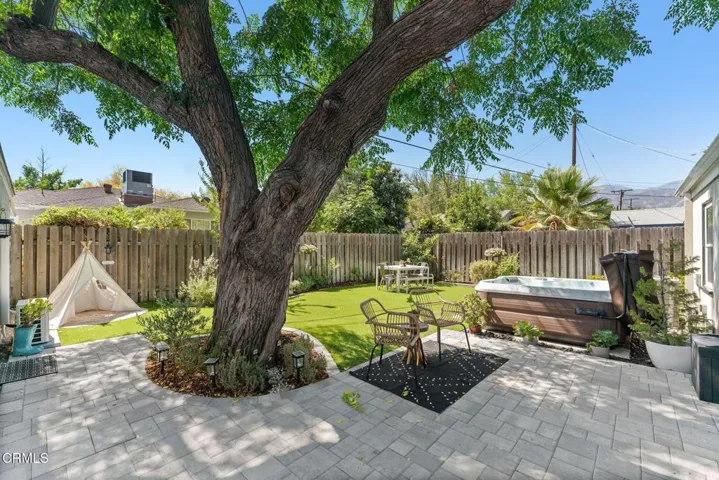 395 N Daisy Ave-45