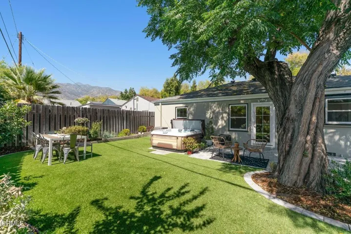 395 N Daisy Ave-46
