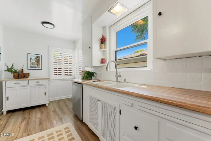 395 N Daisy Ave-24